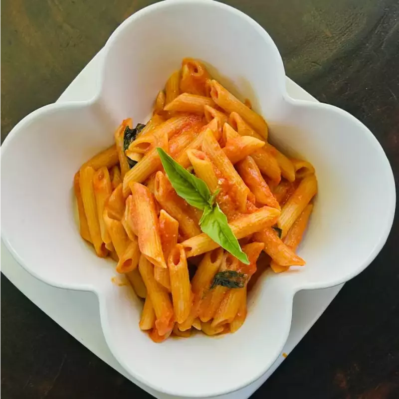 Pasta Pomodoro e caprino fresco