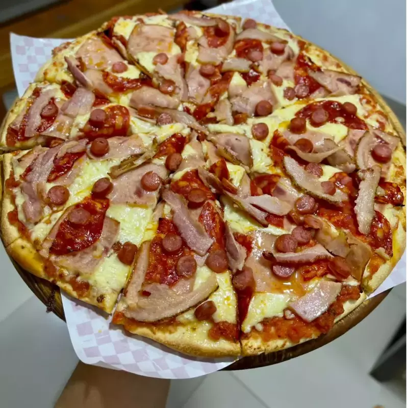 Pizza carnes