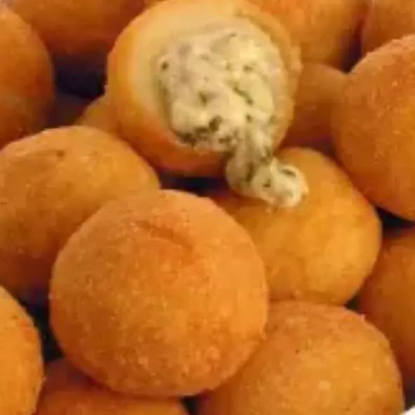 Bolinha de Queijo c/ Azeitona
