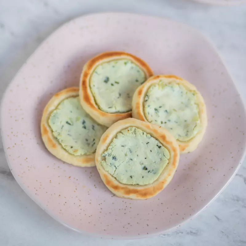 Esfiha aberta ricota com espinafre