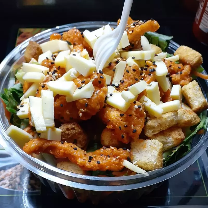 Ensalada de boneless