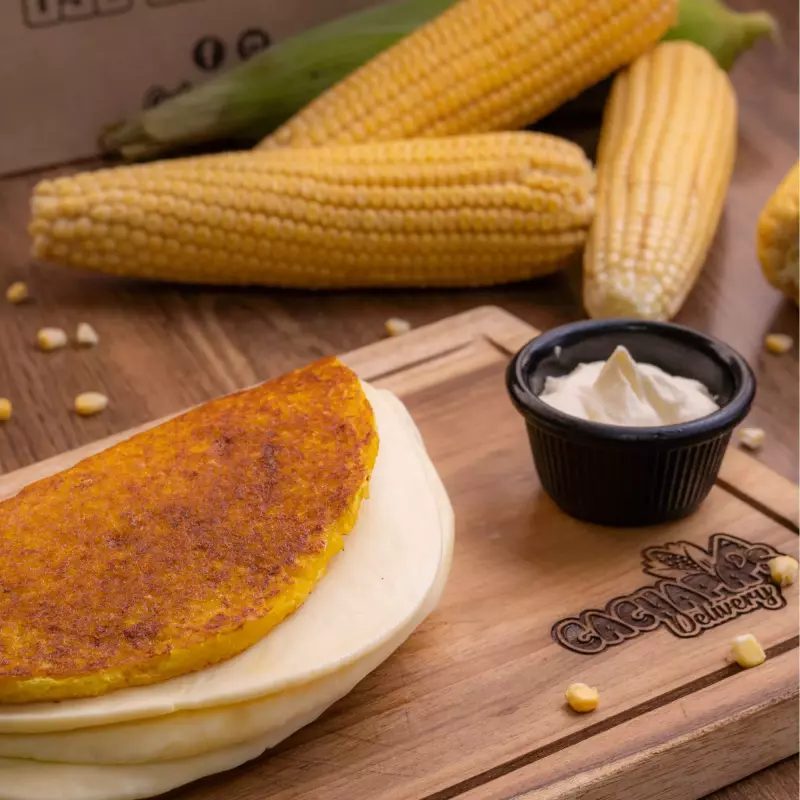 Cerveza polar +Cachapa con queso