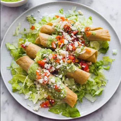 Miércoles 29 Abril -Flautas de pollo