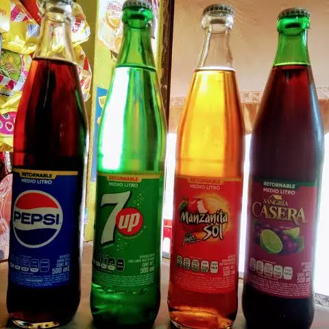 Refresco en botella de vidrio