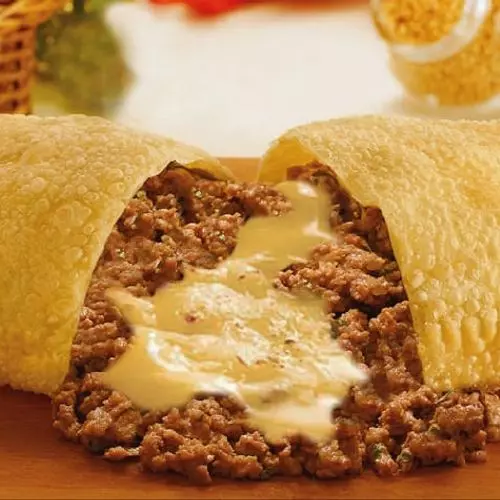 PASTEL DE CARNE E CATUPIRY