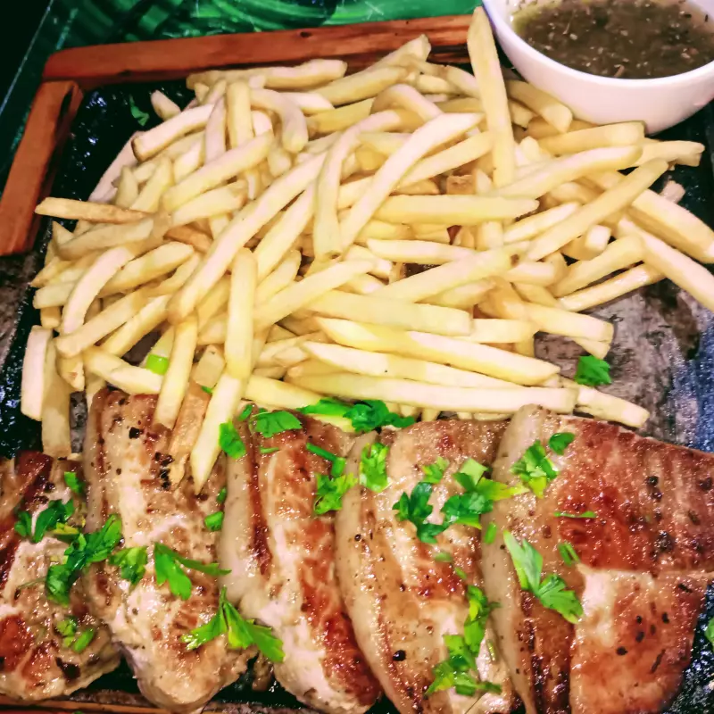 Picanha suína c/ fritas