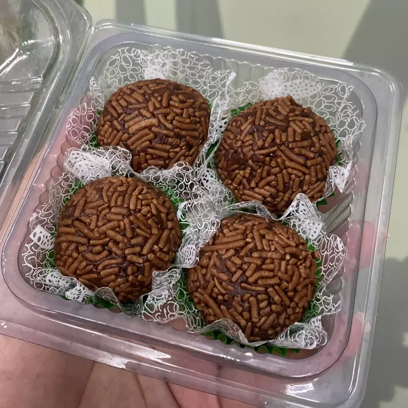 Brigadeiro caixa c/4