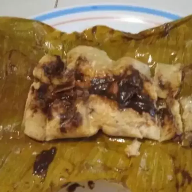 TAMAL DE MOLE NEGRO