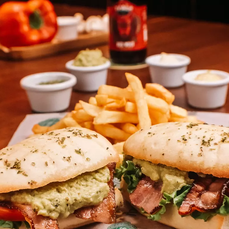 Sandwich B.L.A.T.