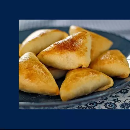 Esfiha Fechada Calabresa Com Catupiry