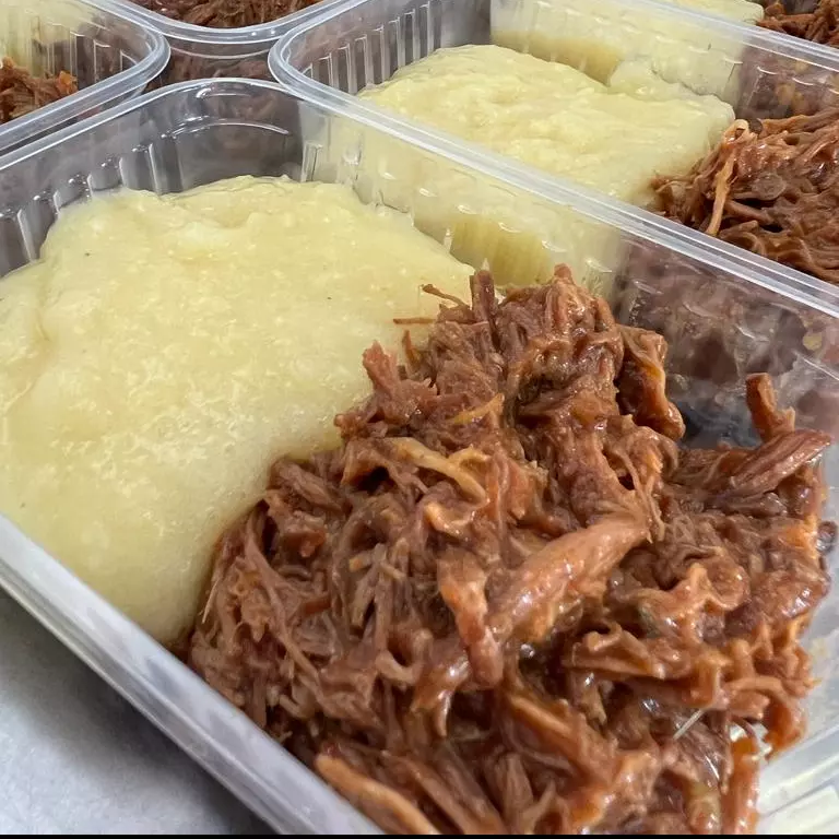 Carne de Panela c/ Purê de Aipim
