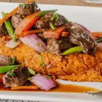 TACU TACU CON LOMO SALTADO