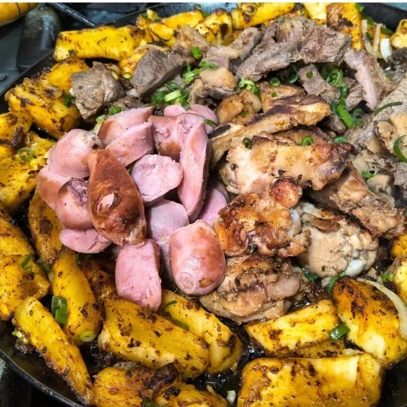 churrasco no tacho com mandioca