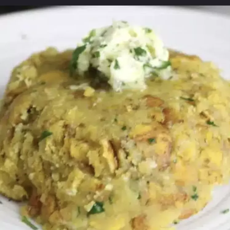 Mofongo de Pierna (chicharones)