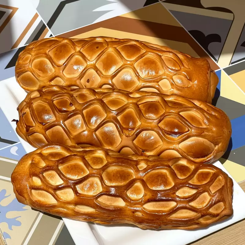 Pan relleno de queso y tocineta