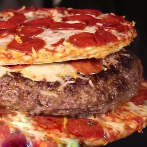 Pizza Burger ( 22.5cm )