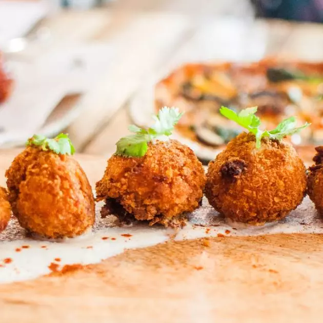 BOLINHO DE SALMÃO 6 UND