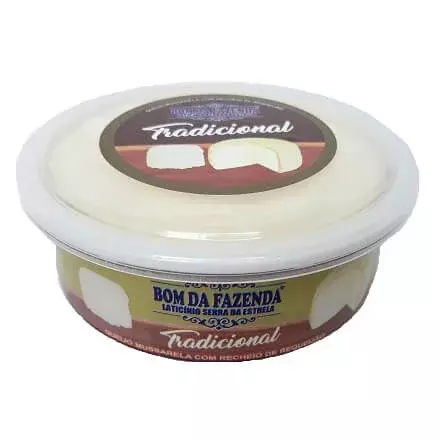 Queijo recheado com requeijão