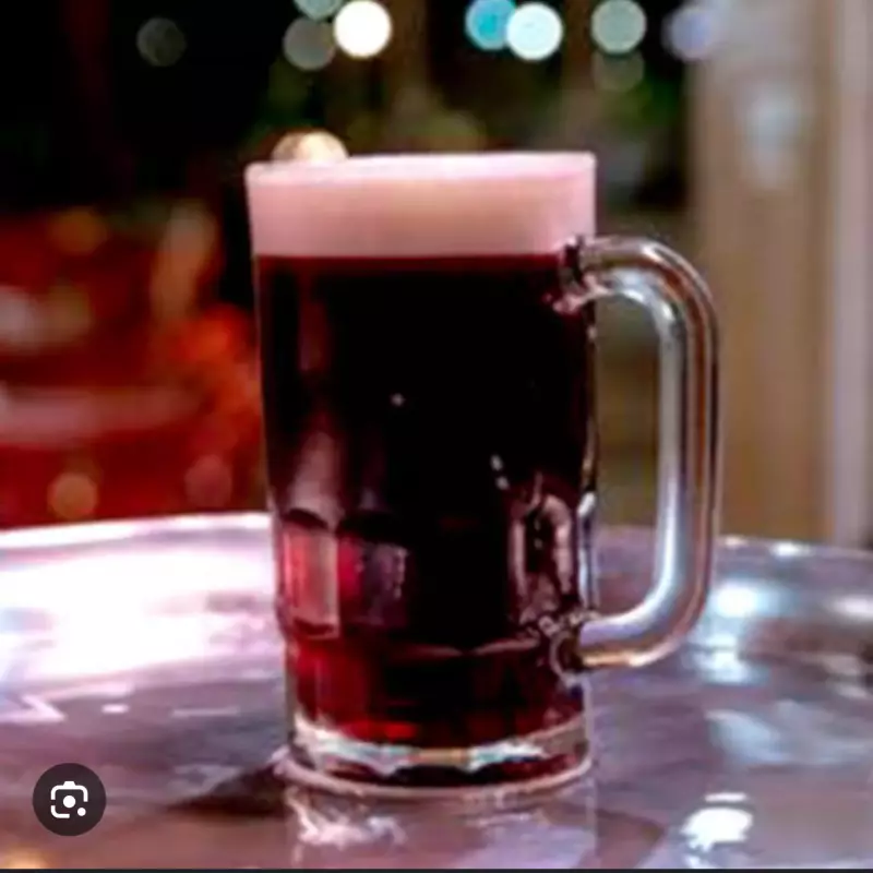 3 canecas de chopp de vinho