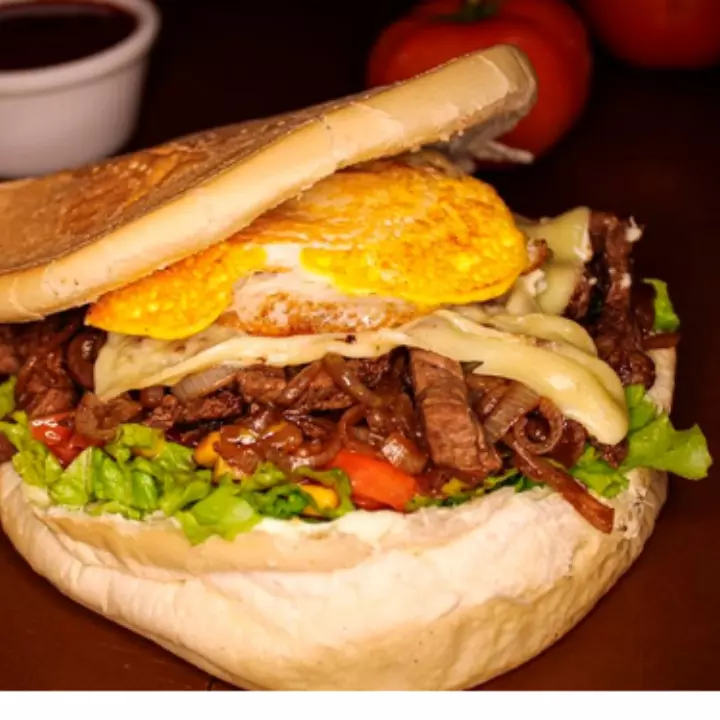 Xis iscas de carne acebolado 🍔