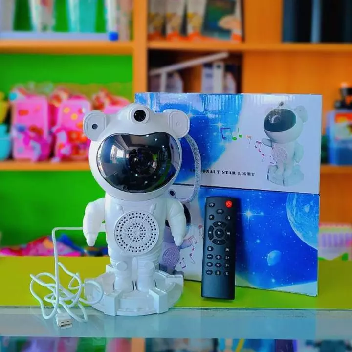 Corneta/Proyector/astronauta