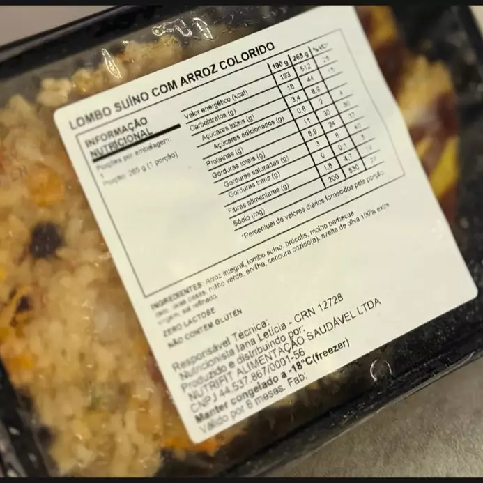 LOMBO SUÍNO COM ARROZ COLORIDO