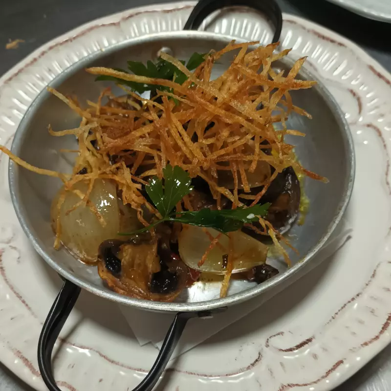 Champiñones al Ajillo