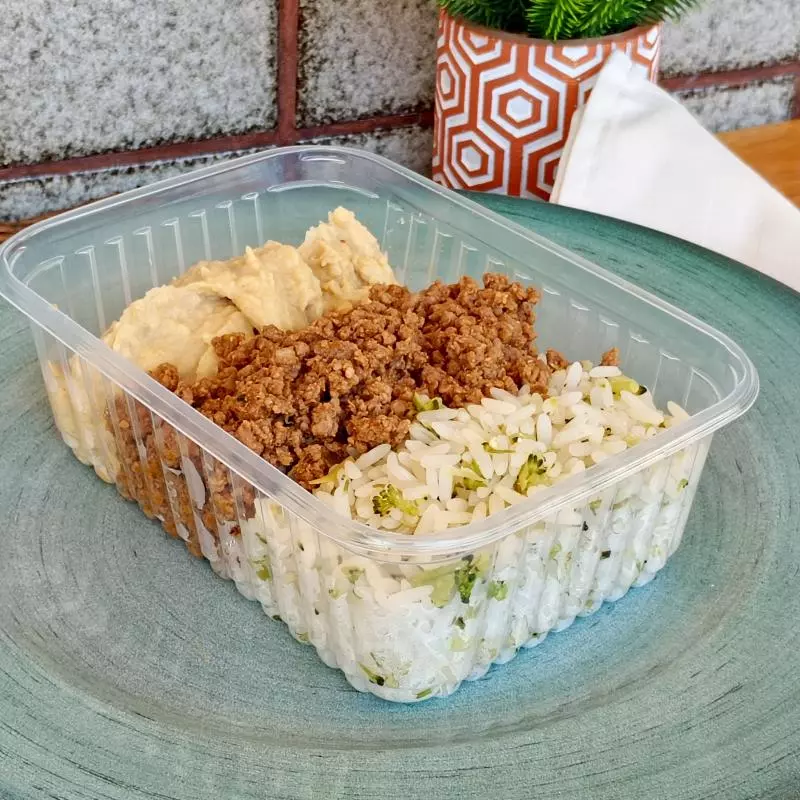 Carne moída com purê de grão de bico