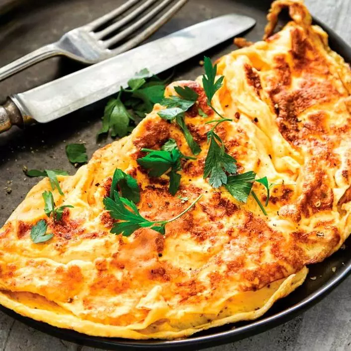 OMELETE (QUEIJO E PRESUNTO)