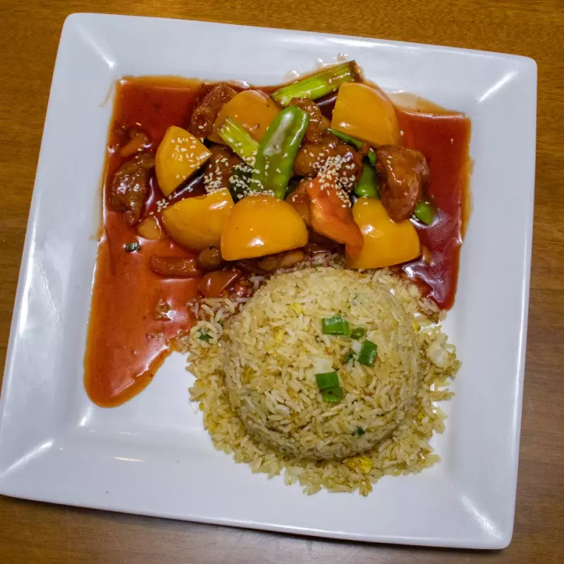 M-29   Pollo con Durazno y Chaufa