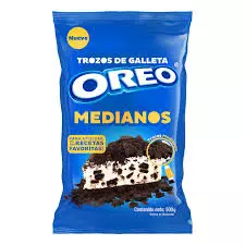 Trozos de galleta oreo