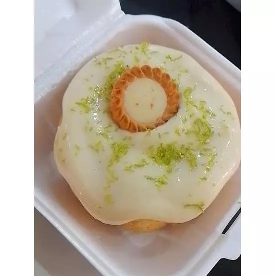 Mini bolo de Massa branca com Limão