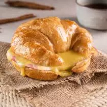 CROISSANT JAMÓN QUESO