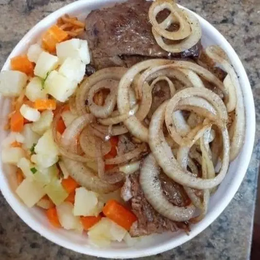 Bife acebolado Marmita M