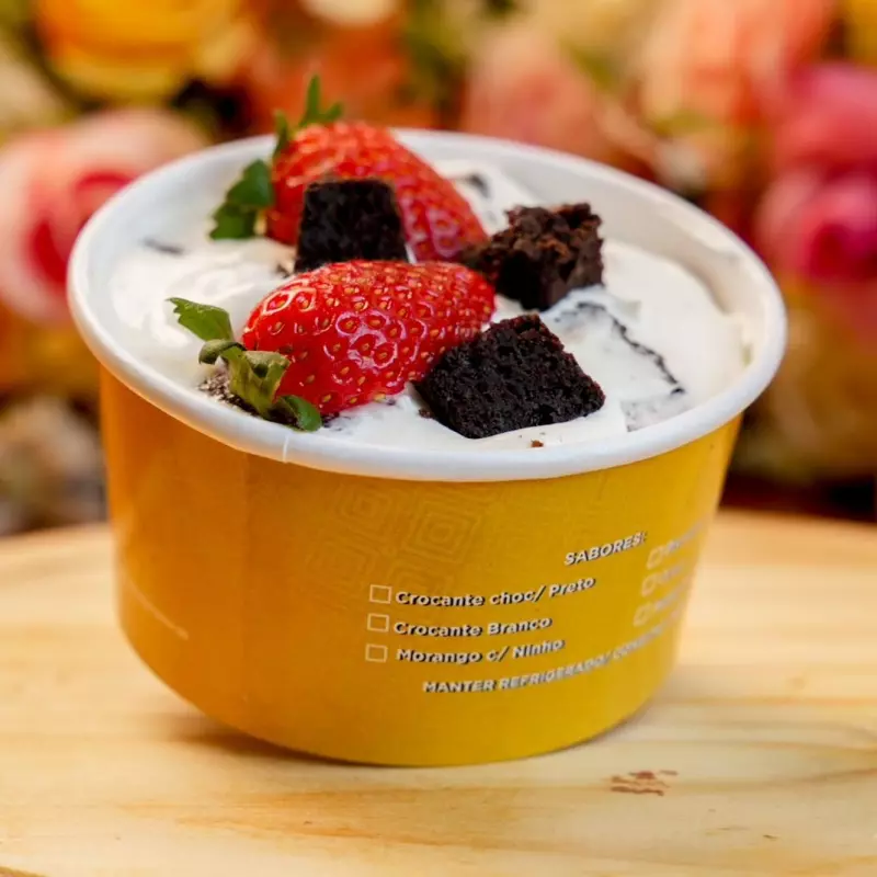 Copo trufado brownie com morango