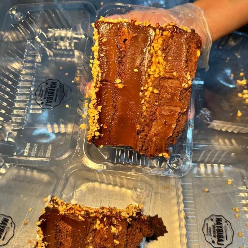 Fatia de bolo Ferrero aprox 300g