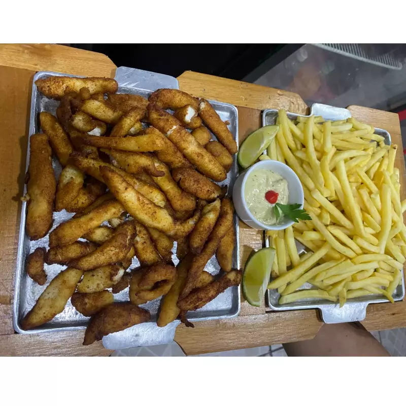 gurjao de peixe com fritas