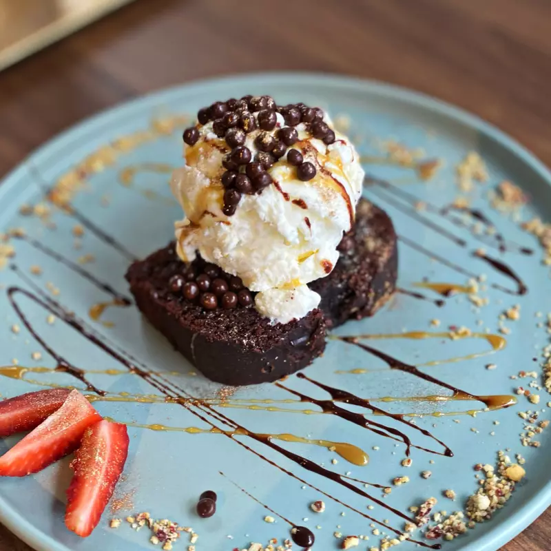 TORTA CON HELADO