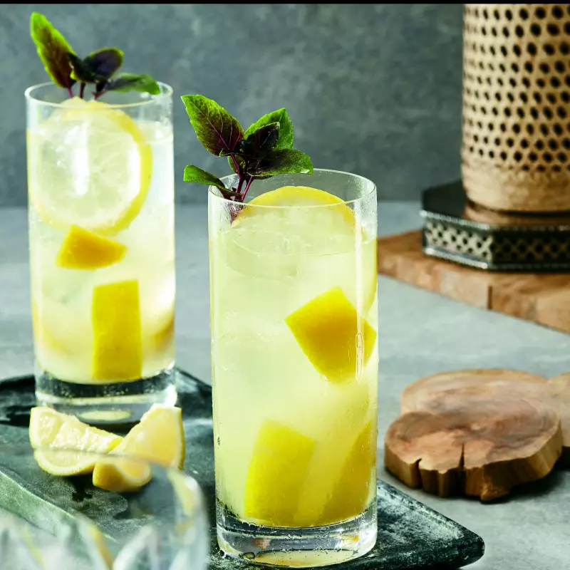 Caipirinha de Cachaça Cabaré Ouro