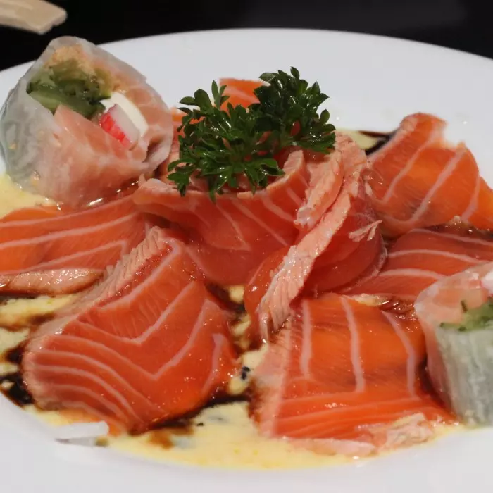 Salmão ao molho de maracujá 6 fatias