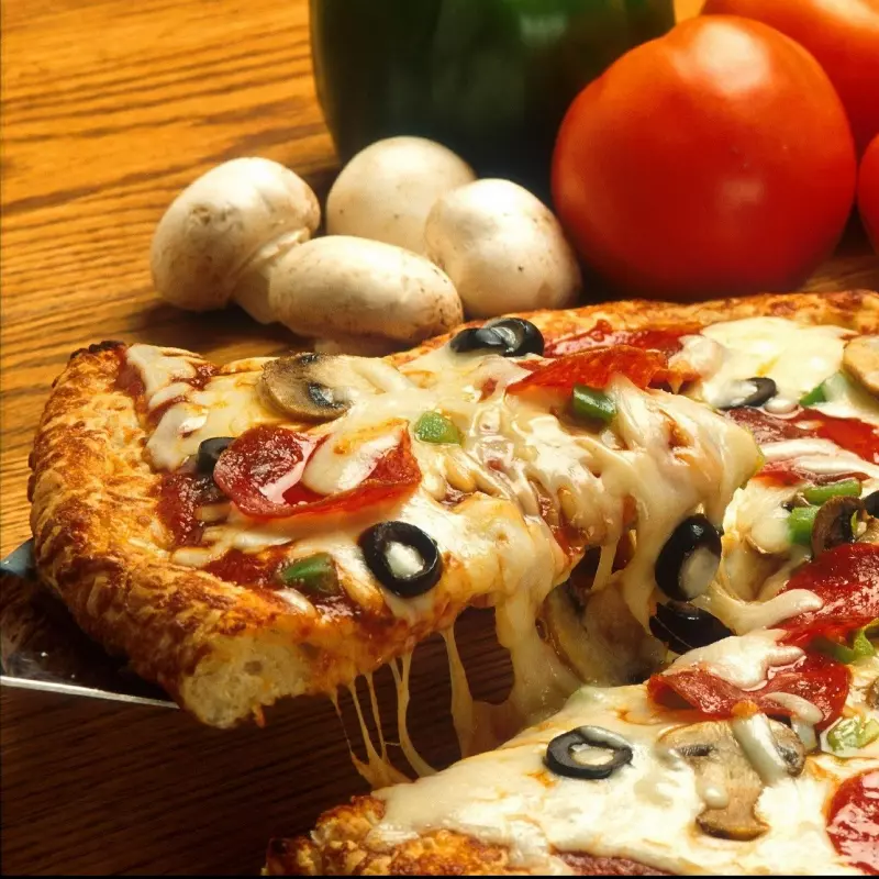 2 Pizzas Gigantes (45cm) + 1 refri