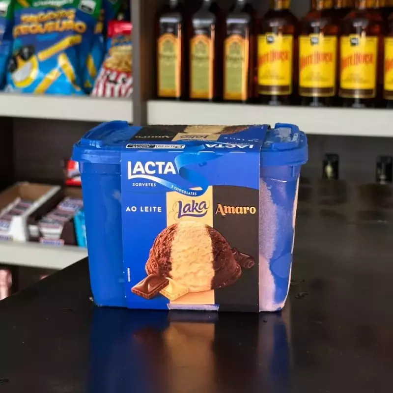 Ao Leite + Laka + Amaro