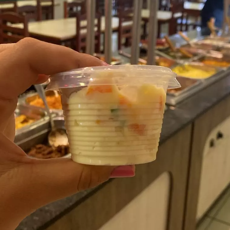 Copo pequeno de maionese