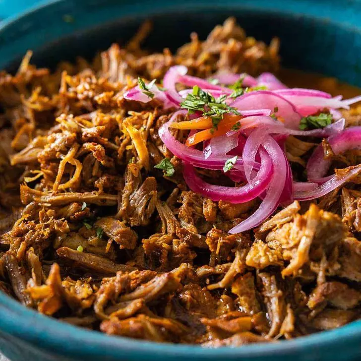 Domingo 1Kg d Cochinita +2Lts BEBIDA