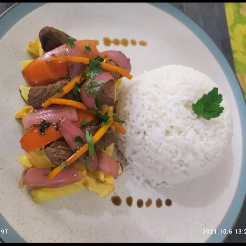 Lomo saltado