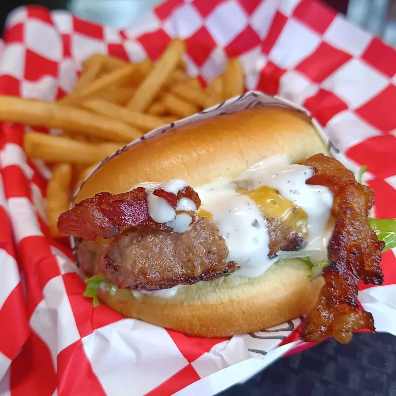 Bacon Ranch + Papas Fritas