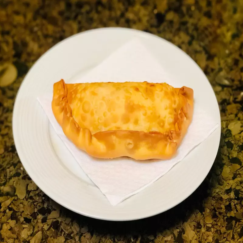 Empanada de Camaron Queso