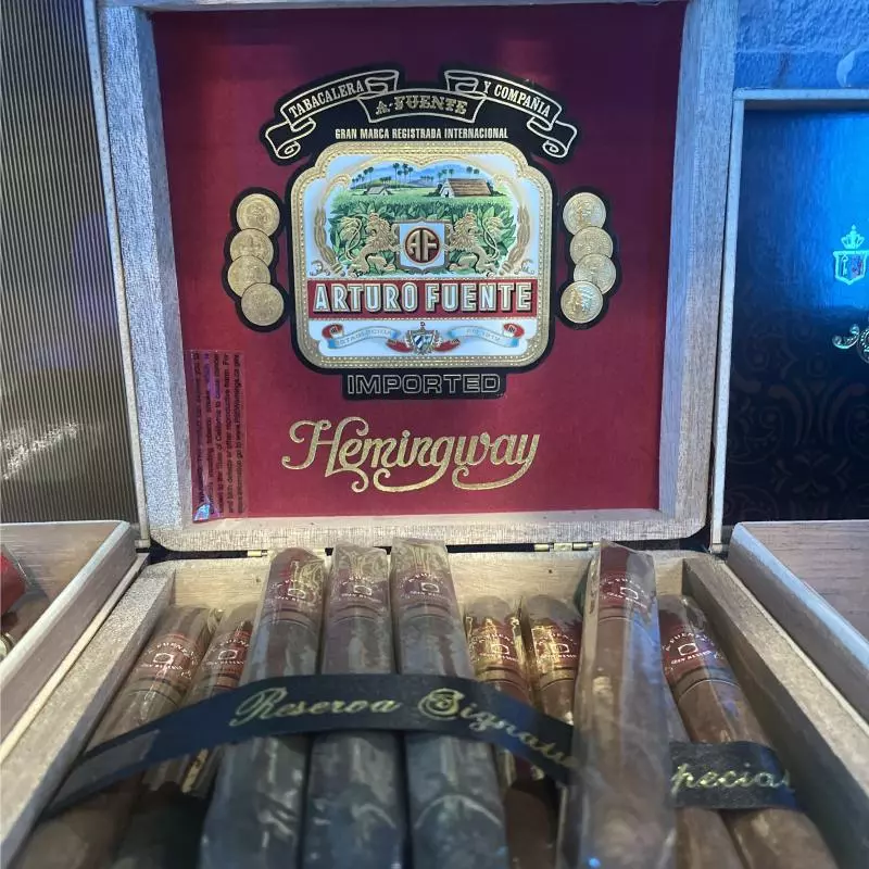 CHARUTO ARTURO FUENTE