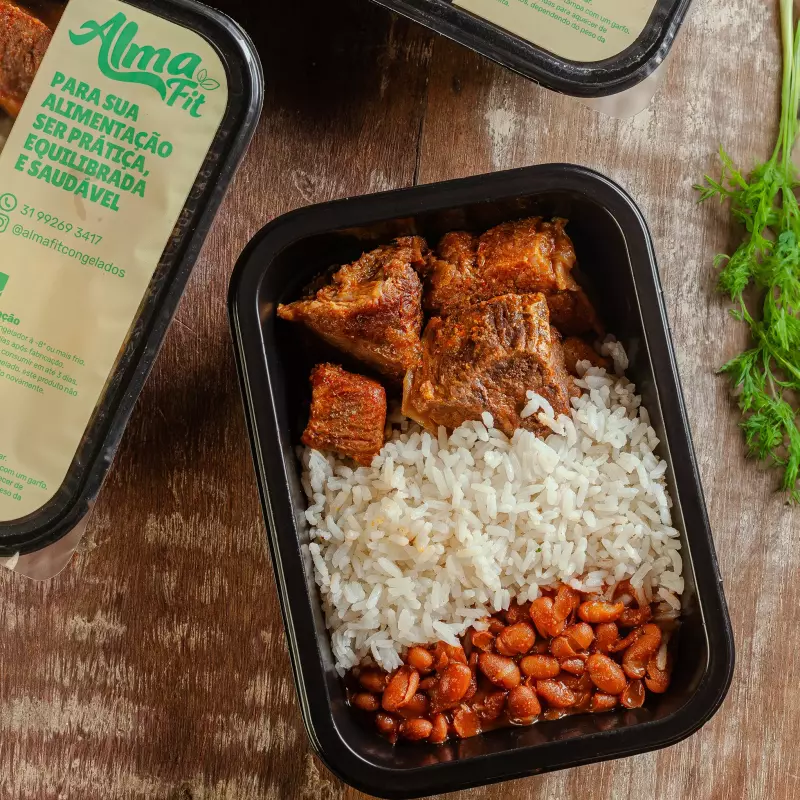 Carne de Panela, arroz e feijão
