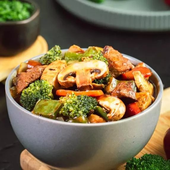 Chop suey pollo cerdo